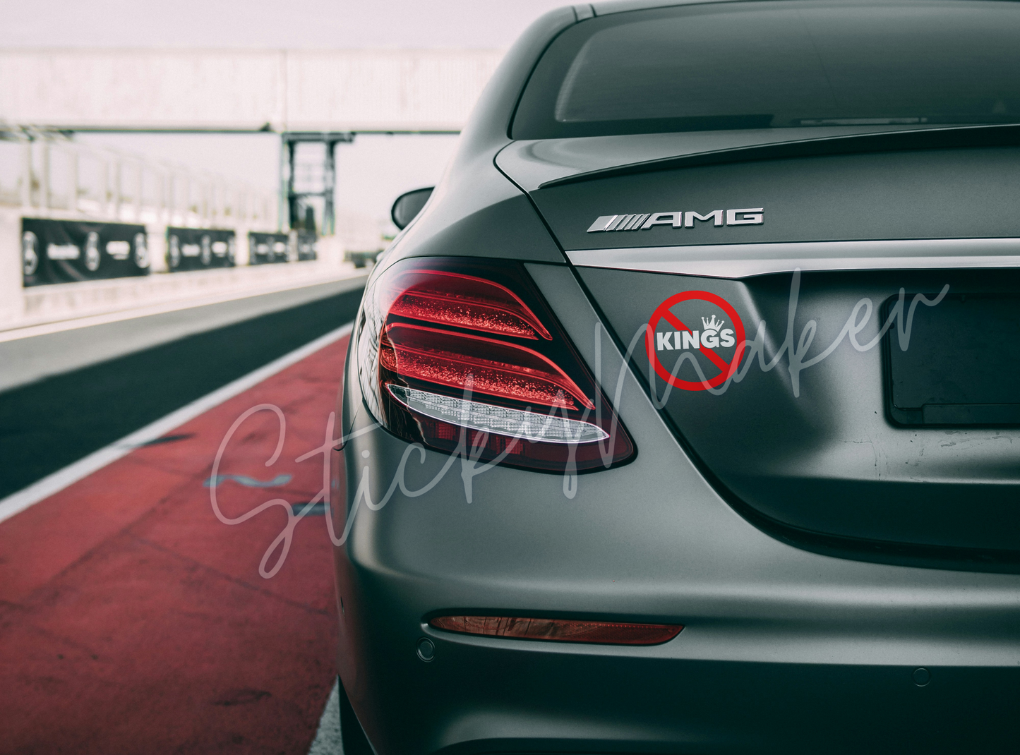 No Kings Vinyl Decal – Anti-Trump Sticker | No Kings Live Here | Weatherproof Bumper Sticker | Sticker Vinyl Decal Anti Trump Donald Trump