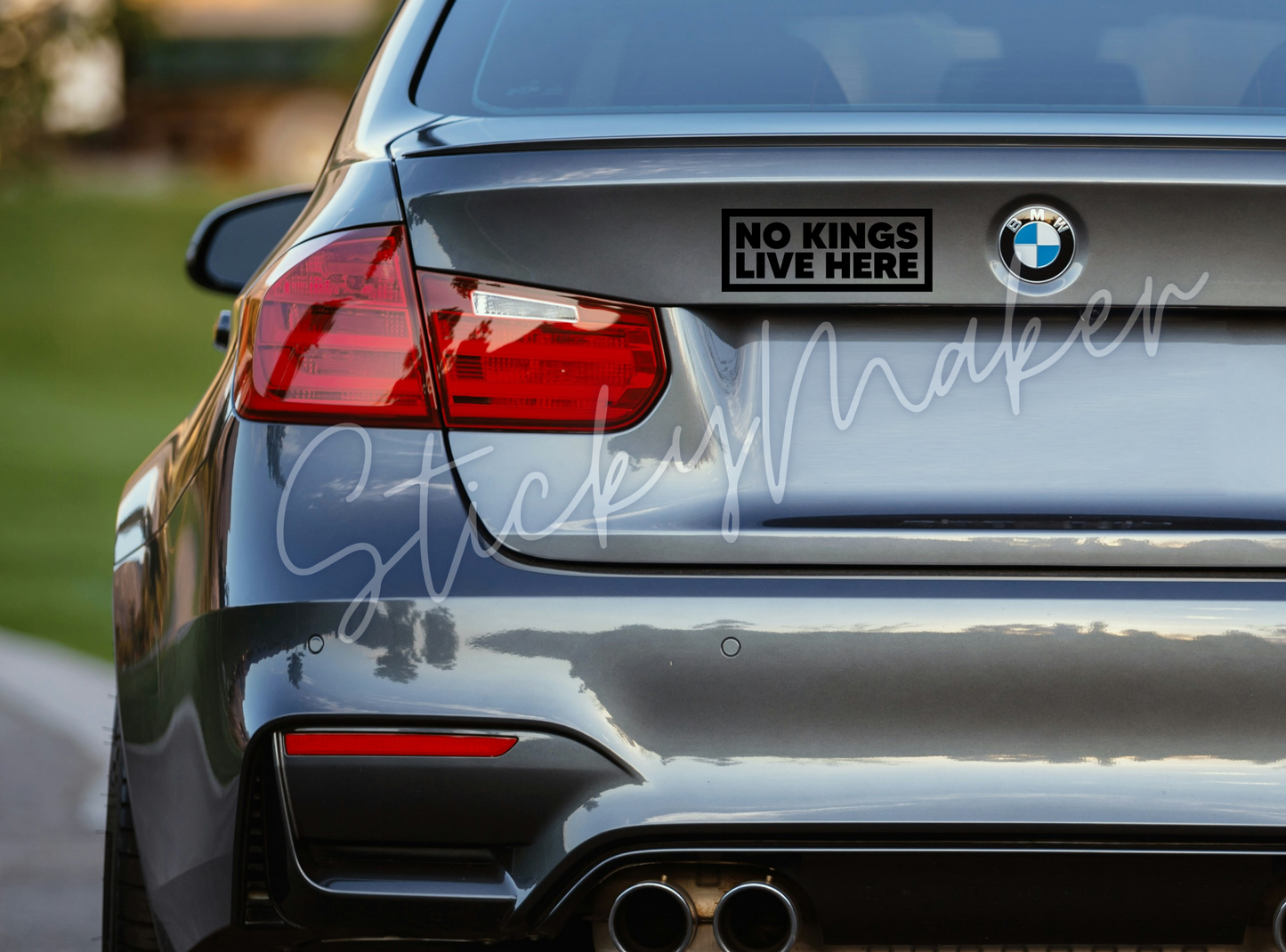 No Kings Live Here Vinyl Decal – Anti-Trump Sticker | No Kings | Weatherproof Bumper Sticker | Sticker Vinyl Decal Anti Trump Donald Trump